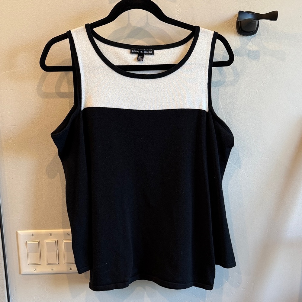 Cable & Gauge Black and White open-shoulder sweater size M